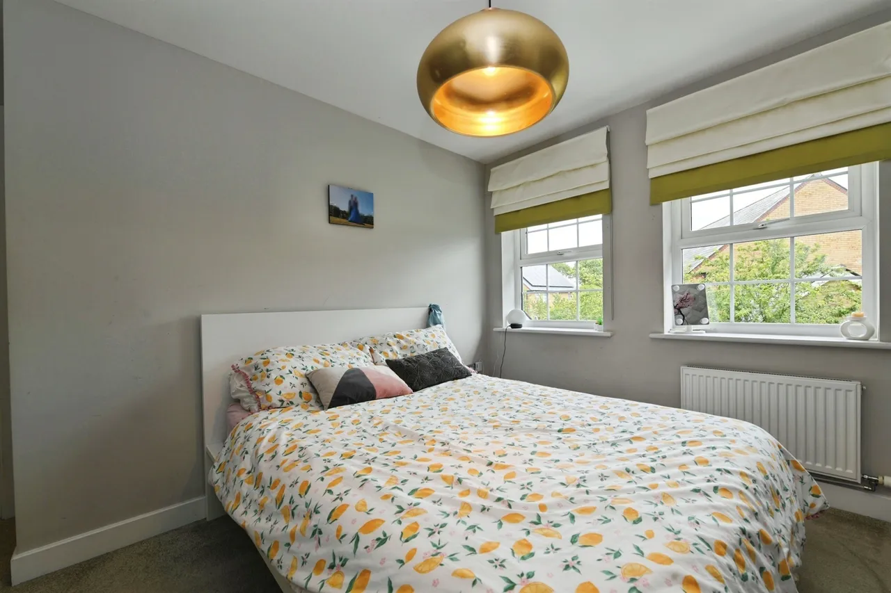 Westons Piece, Devizes, SN10, photo 10