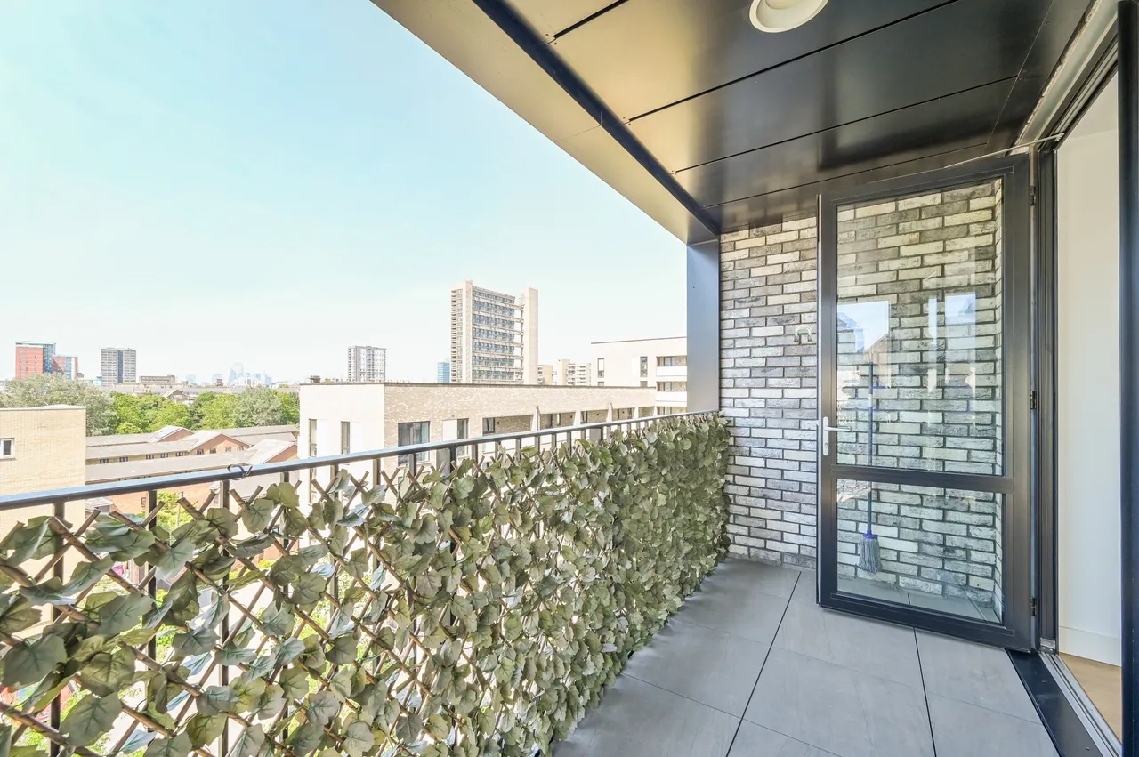 Flat 404, Tellicherry Court, London, photo 11