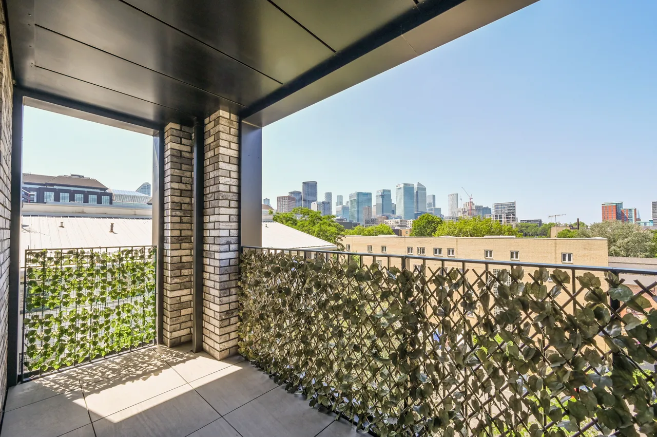 Flat 404, Tellicherry Court, London, photo 5
