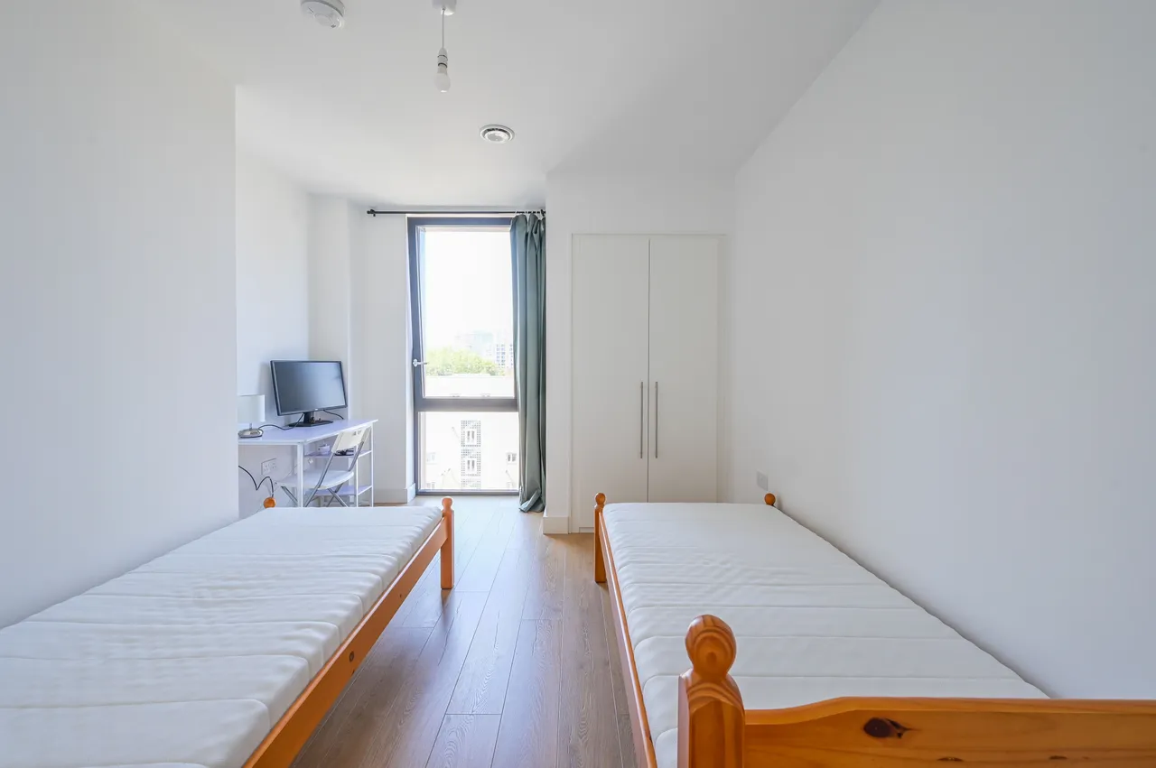 Flat 404, Tellicherry Court, London, photo 10