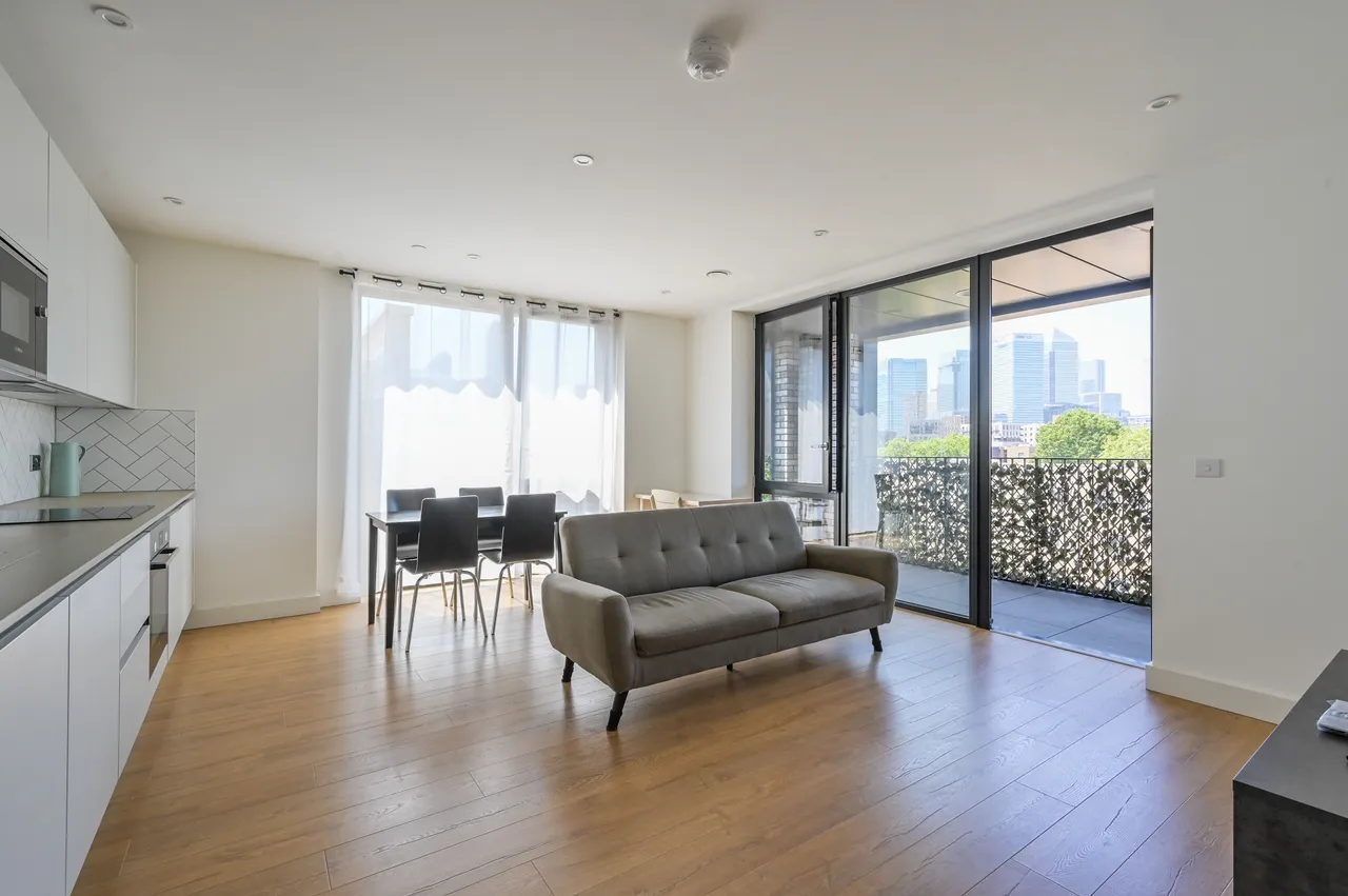 2 bed flat for sale — Flat 404, Tellicherry Court, London