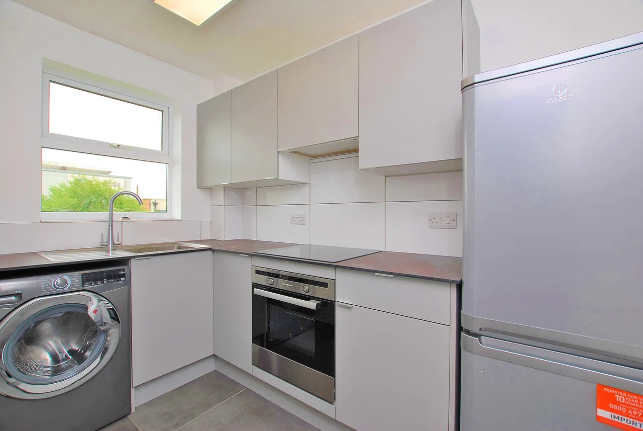 Josephs Road, Guildford, GU1, photo 2