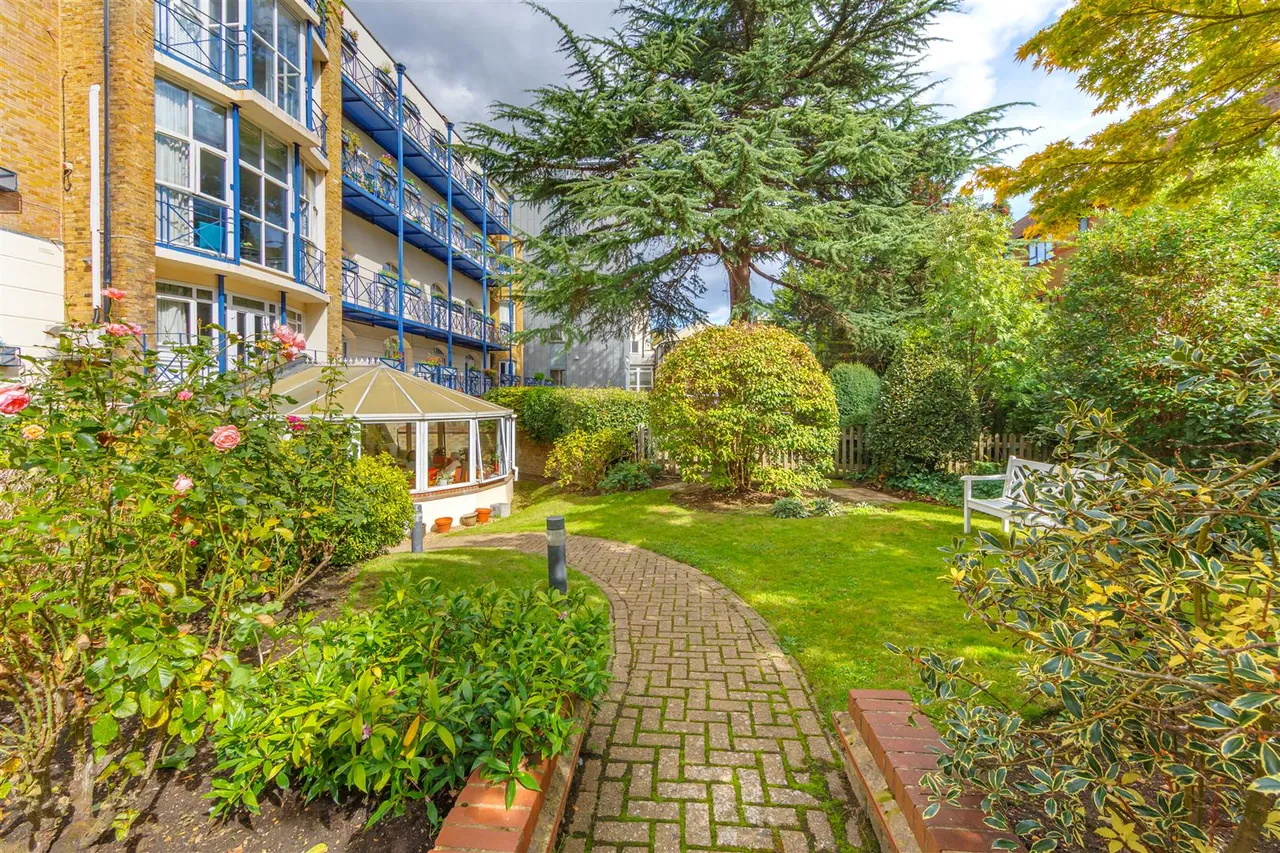 Hornsey Lane, Highgate, N6, photo 18