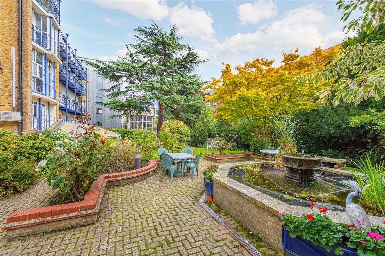 Hornsey Lane, Highgate, N6, photo 19