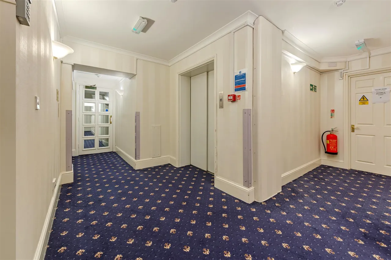 Hornsey Lane, Highgate, N6, photo 12
