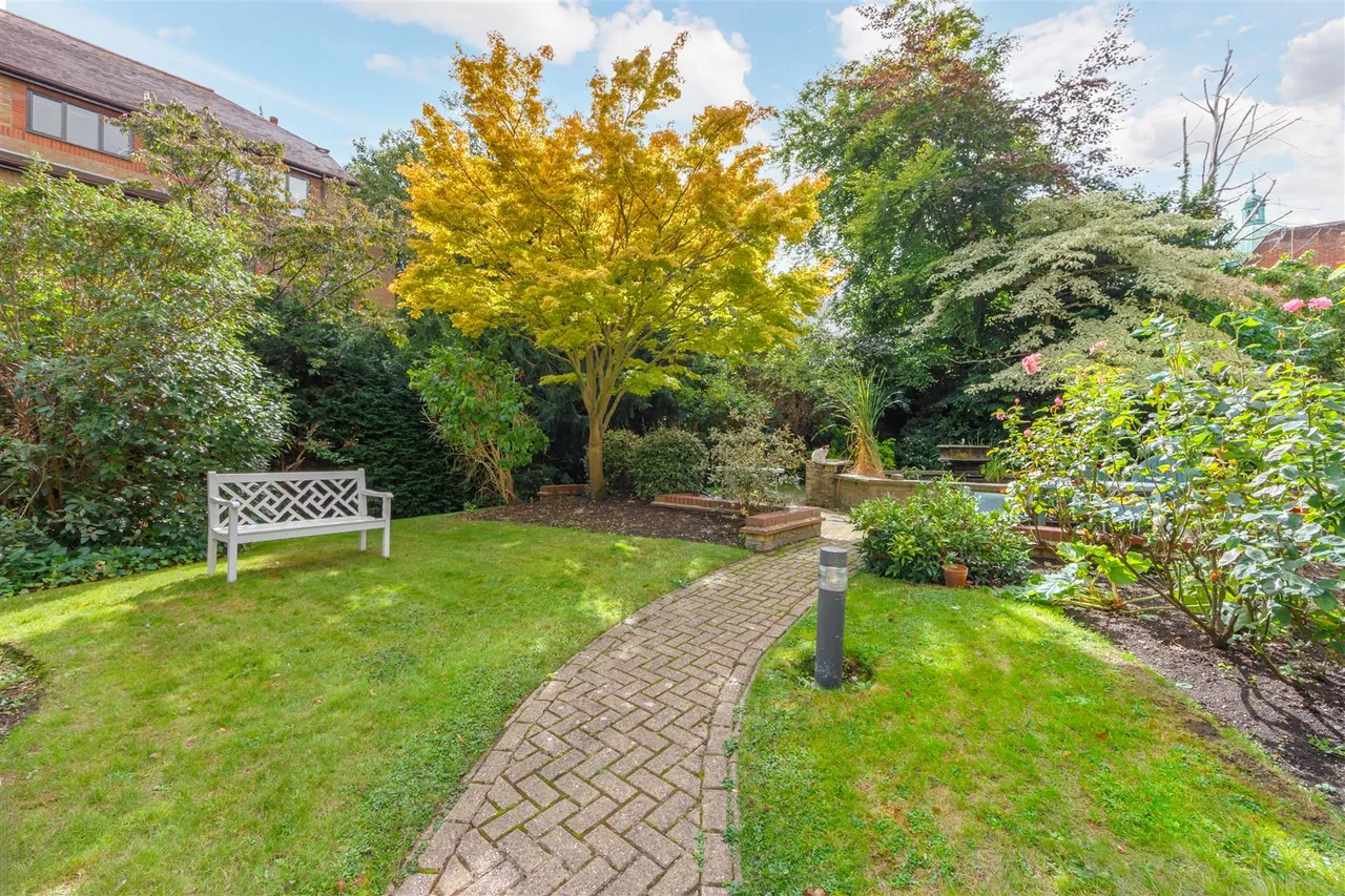 Hornsey Lane, Highgate, N6, photo 17