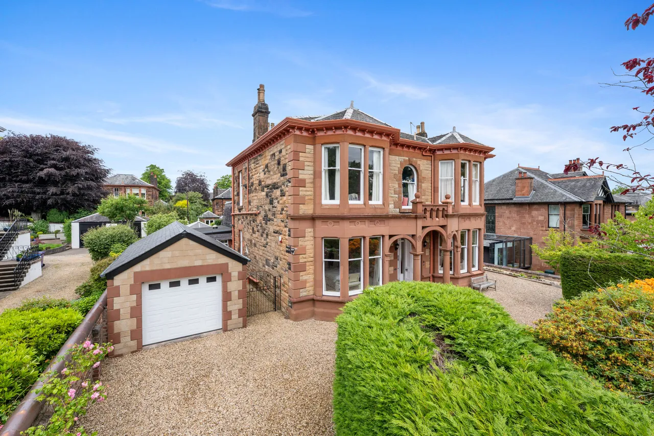 3 bed flat for sale — 26 Sutherland Avenue, Pollokshields, G41 4HQ