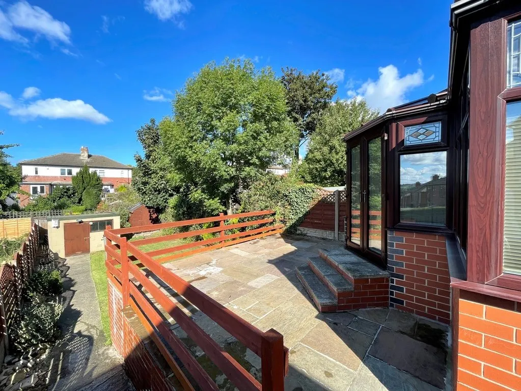 Leeds Old Road, Heckmondwike WF16 9AG, photo 9