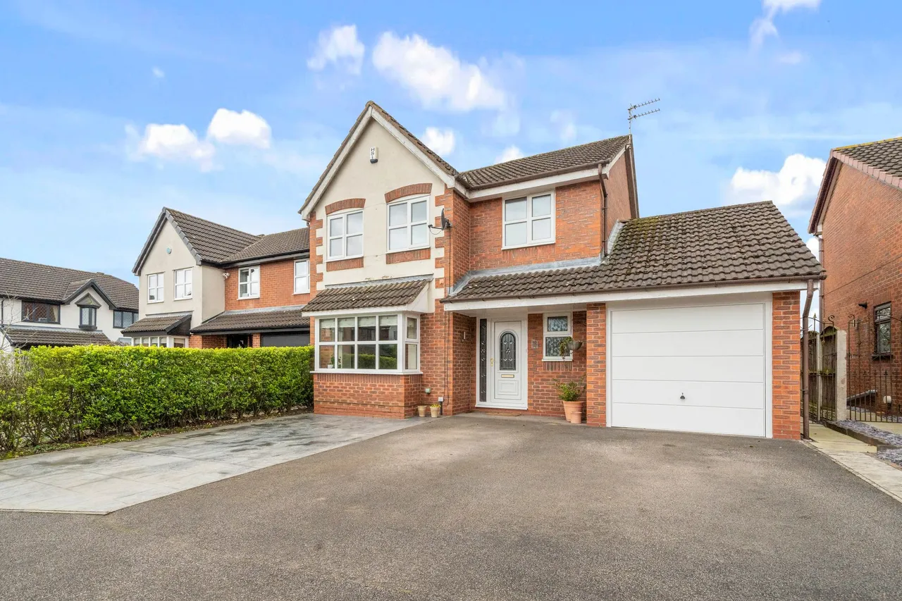 4 bed house for sale — Evesham Close, Leigh, Leigh, WN7 3NX