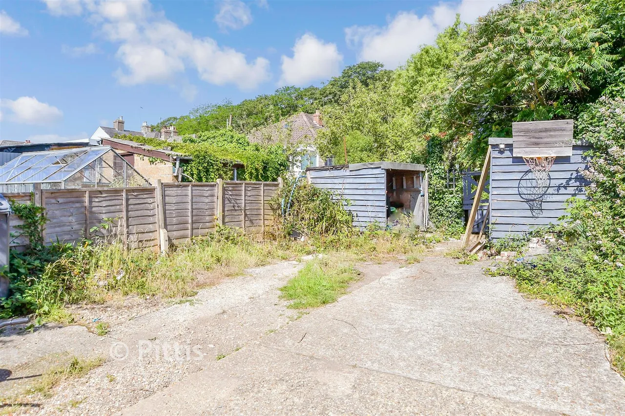 Morton Road, Brading, PO36, photo 12