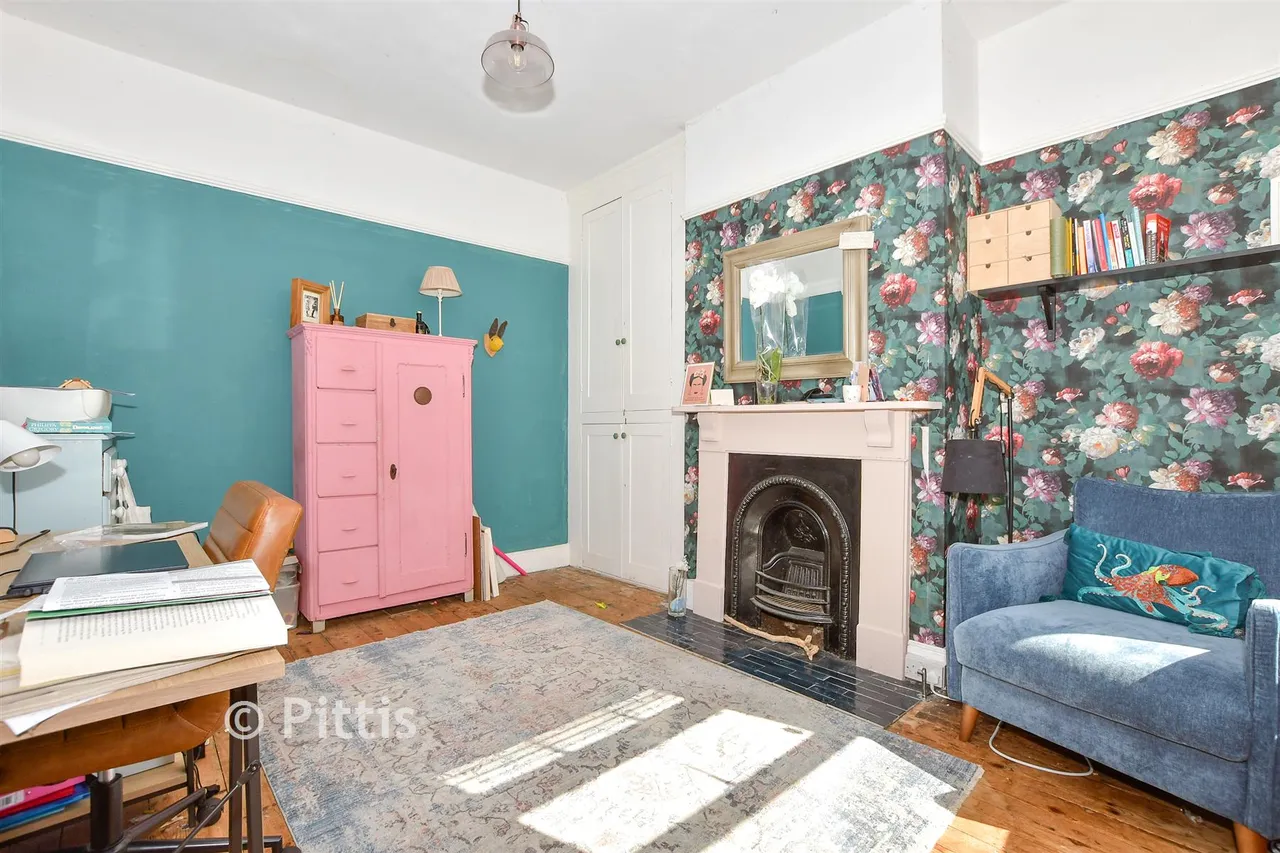 Morton Road, Brading, PO36, photo 3