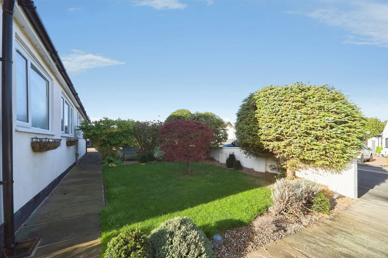 Westfield Close, Yeadon, LS19, photo 11