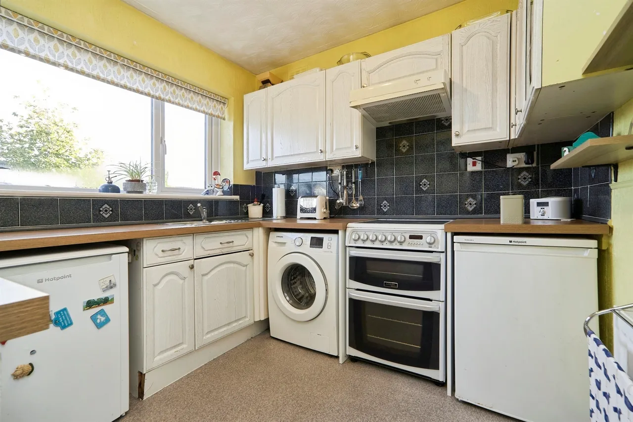 Westfield Close, Yeadon, LS19, photo 5