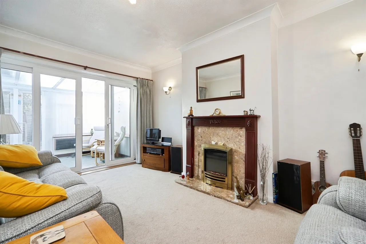 Westfield Close, Yeadon, LS19, photo 2