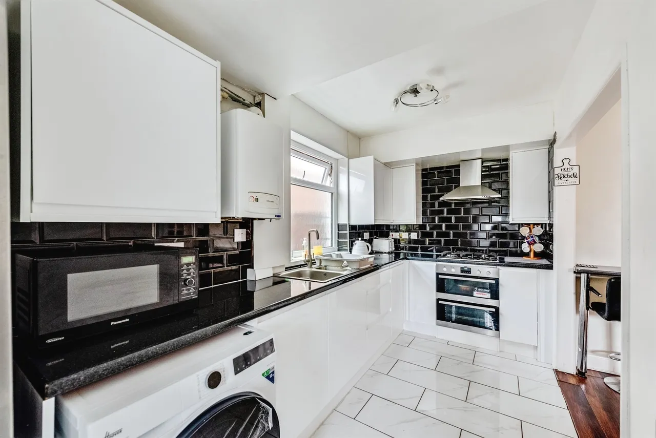 Richmond Road, Swindon, SN2, photo 6