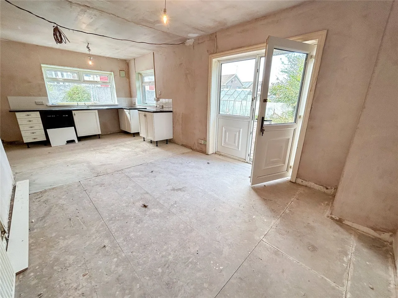 Romilly Crescent, Hakin, SA73, photo 4