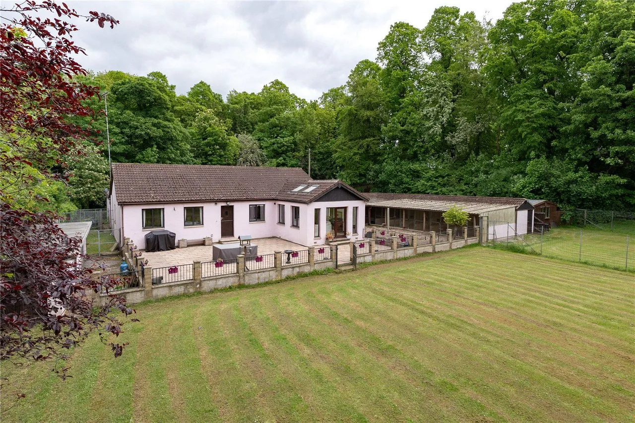 North Road, Brotherton, WF11, photo 11