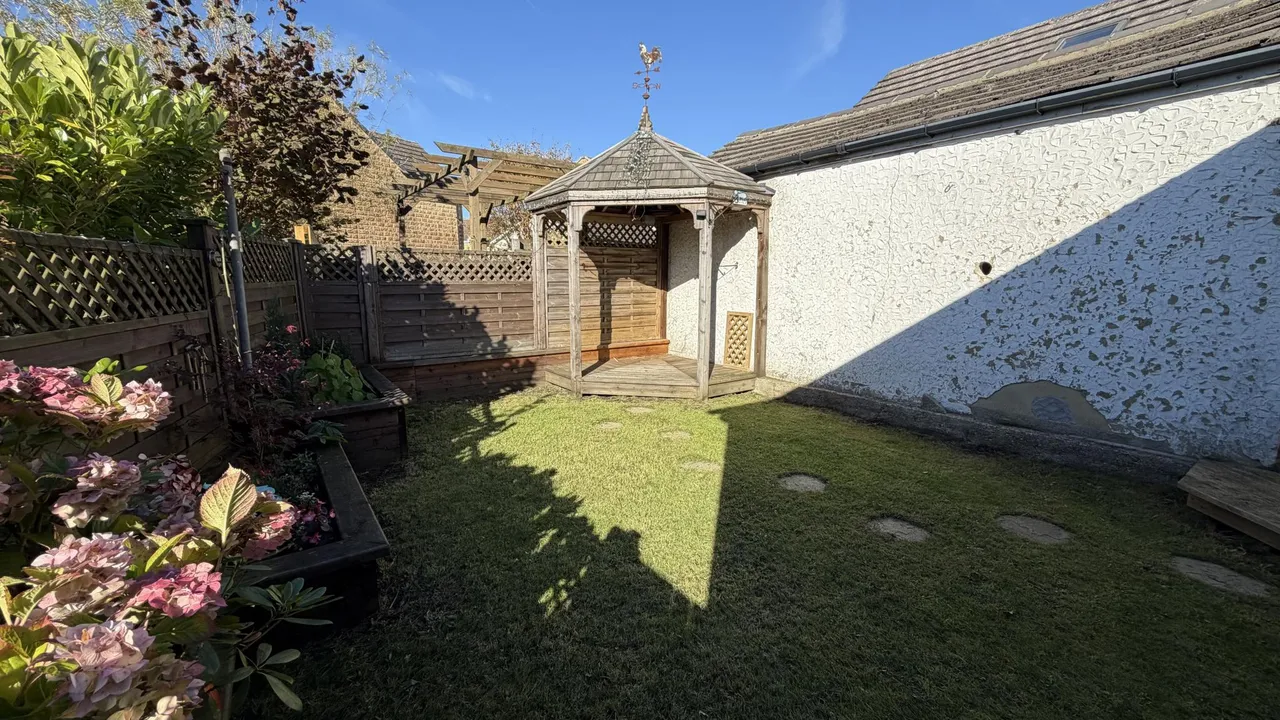 Moor Close Road, Bradford, BD13, photo 36