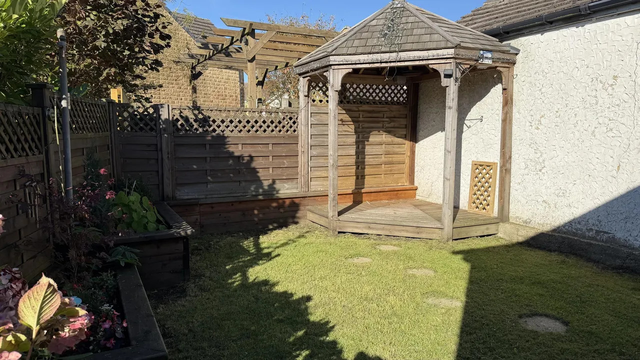 Moor Close Road, Bradford, BD13, photo 34