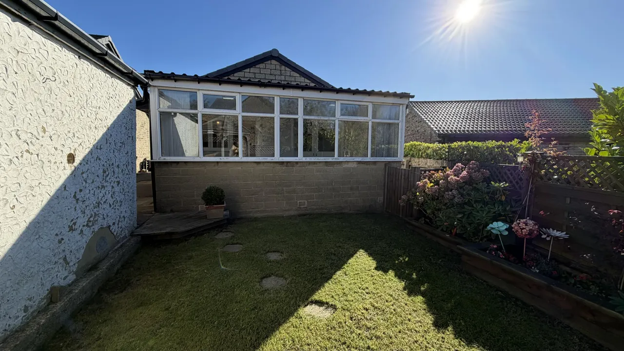 Moor Close Road, Bradford, BD13, photo 32