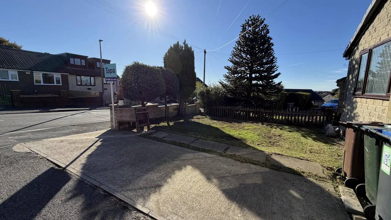 Moor Close Road, Bradford, BD13, photo 4