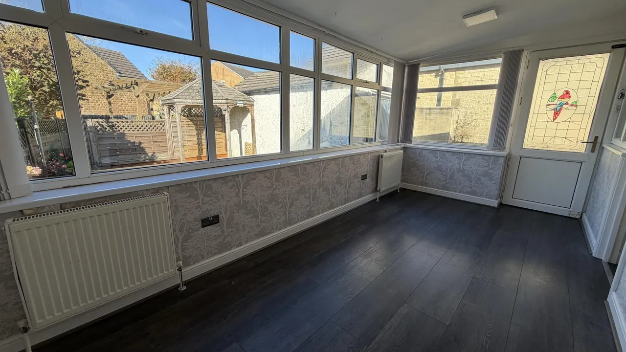 Moor Close Road, Bradford, BD13, photo 28