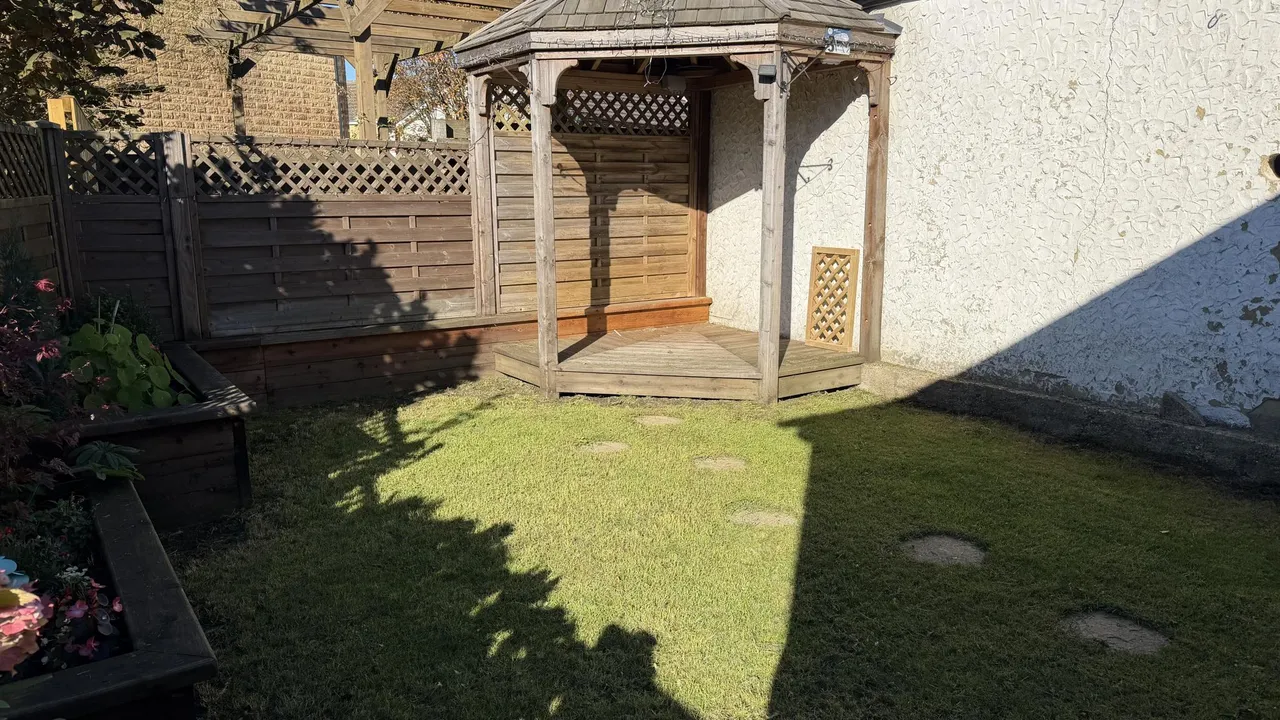 Moor Close Road, Bradford, BD13, photo 35