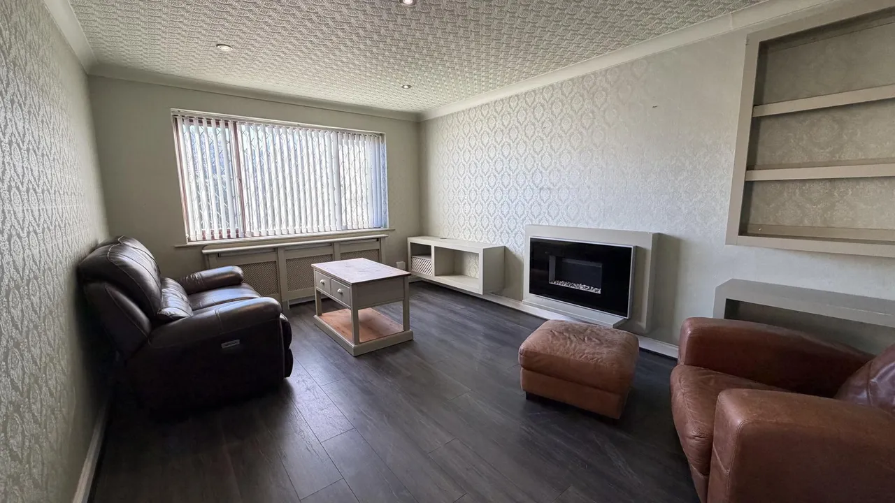 Moor Close Road, Bradford, BD13, photo 8