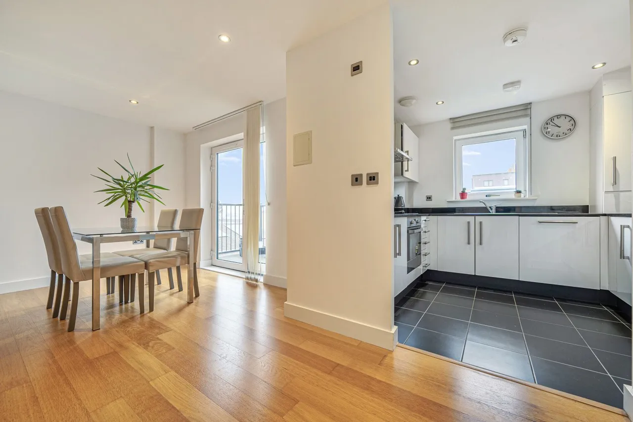3 bed flat for sale — Fairthorn Road, SE7