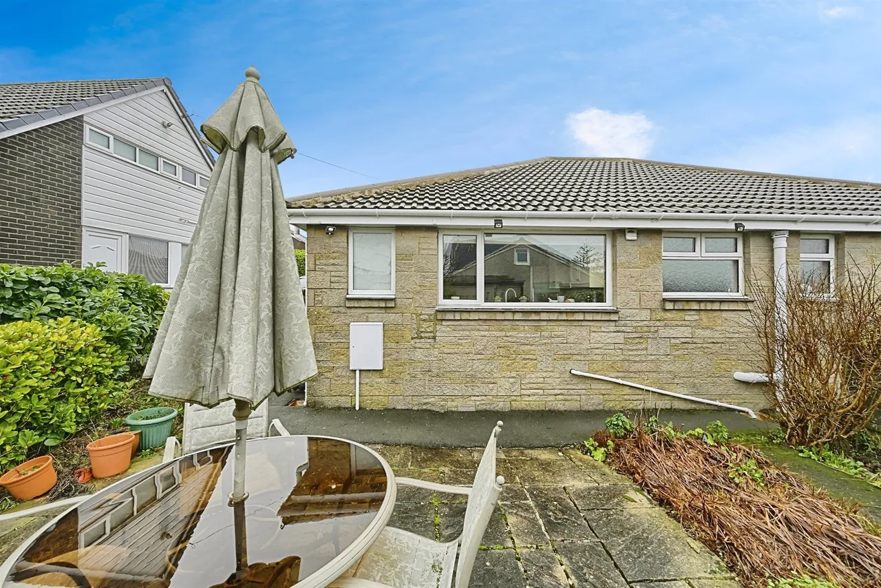 Roils Head Road, Halifax, photo 9