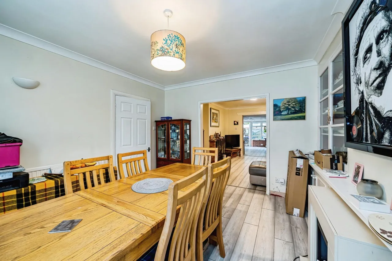 Wendover Road, Aylesbury, HP22, photo 4