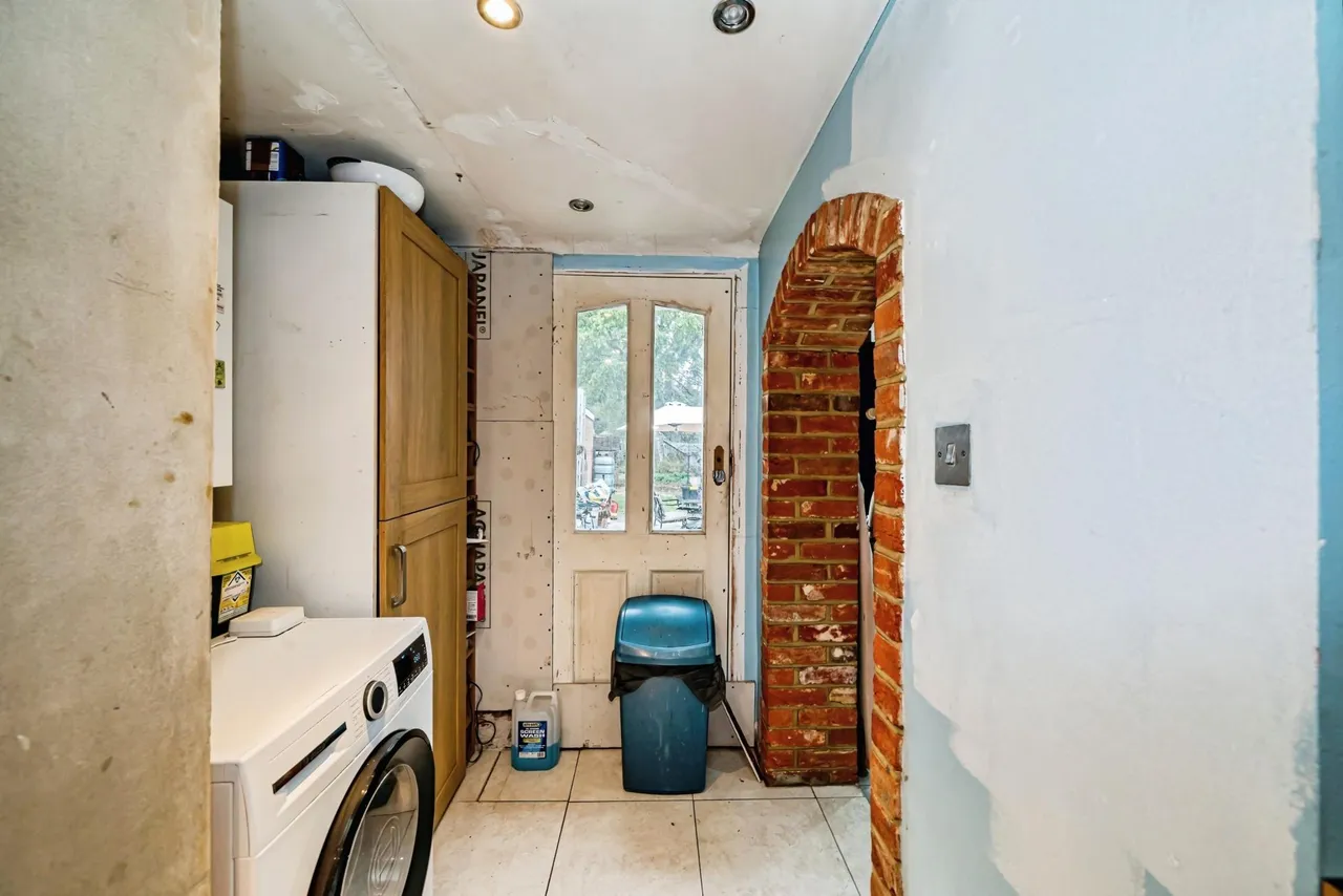 Wendover Road, Aylesbury, HP22, photo 9