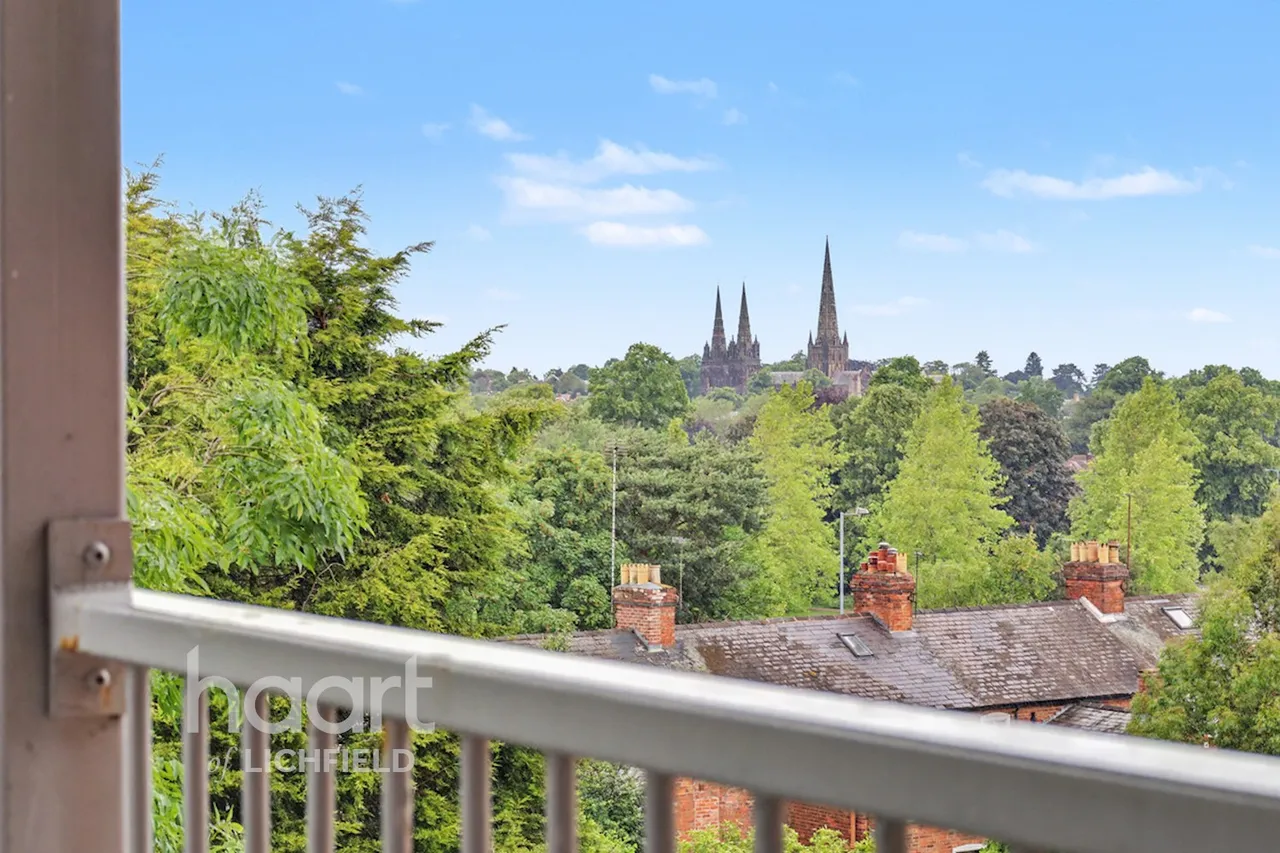 Cairns Close, Lichfield, WS14, photo 5