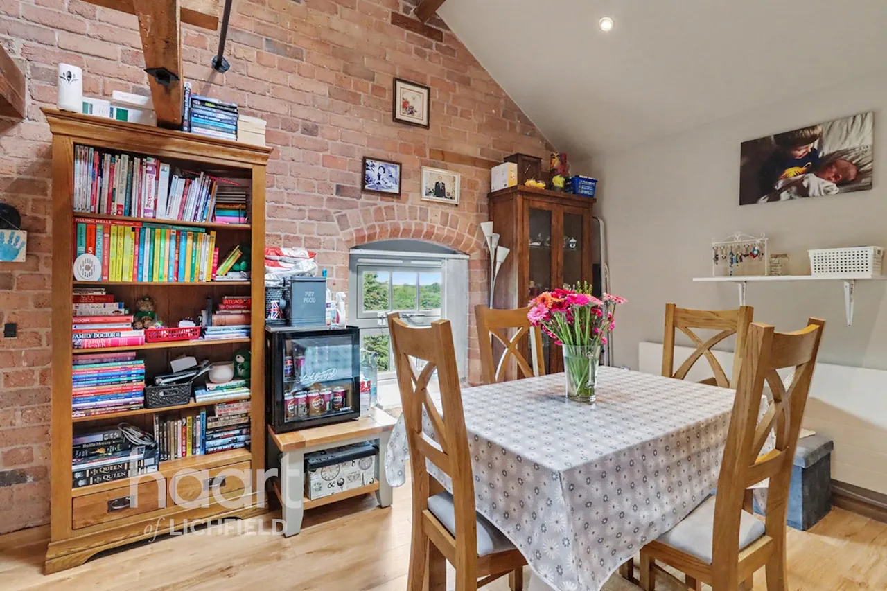 Cairns Close, Lichfield, WS14, photo 9