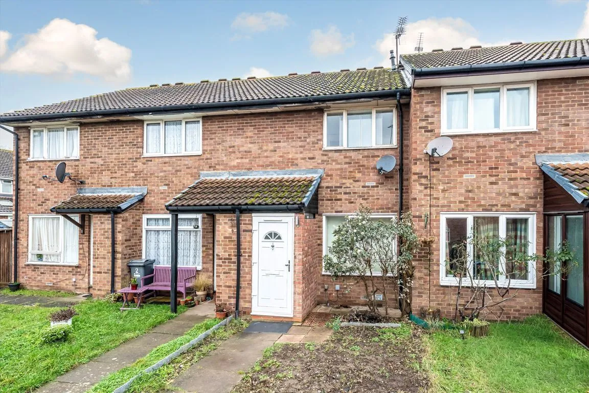 2 bed house to rent, Harvesters Close, TW7