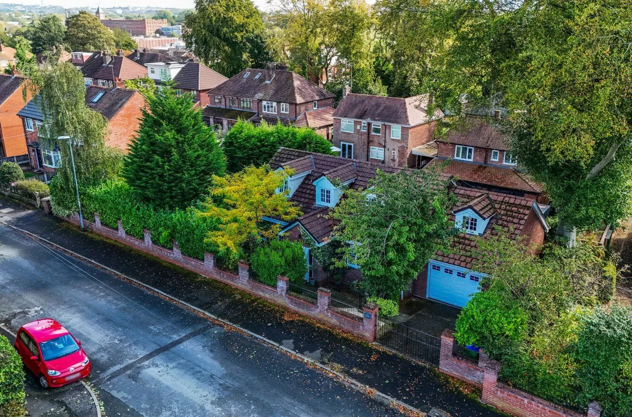 Sunny Brow Road, Archer Park, M24, photo 24