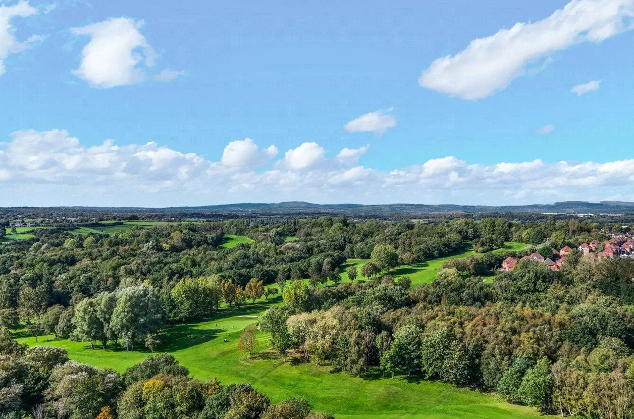 Sunny Brow Road, Archer Park, M24, photo 28