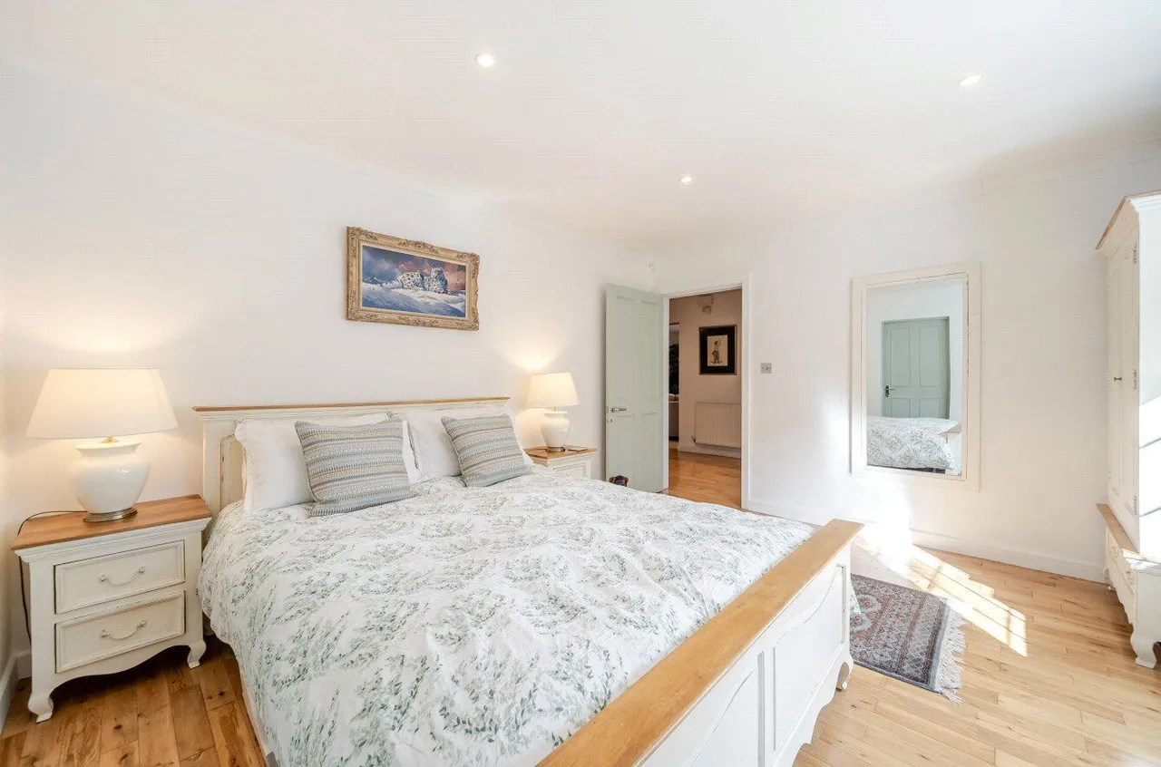Sunny Brow Road, Archer Park, M24, photo 15