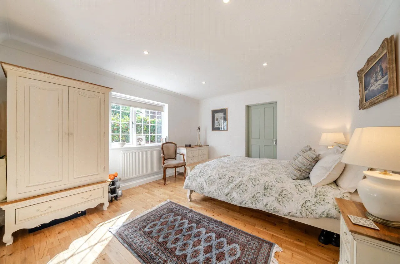 Sunny Brow Road, Archer Park, M24, photo 16