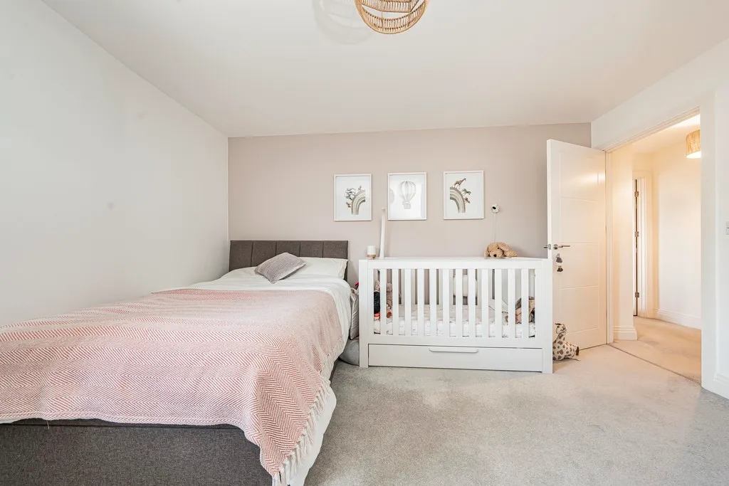 Oakpoint Court, Sutton Court Road, UB10, photo 14