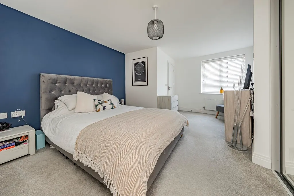 Oakpoint Court, Sutton Court Road, UB10, photo 26