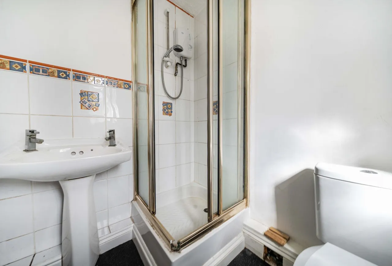 Mount Crescent, Gloucestershire, Winterbourne, BS36 1HL, photo 8