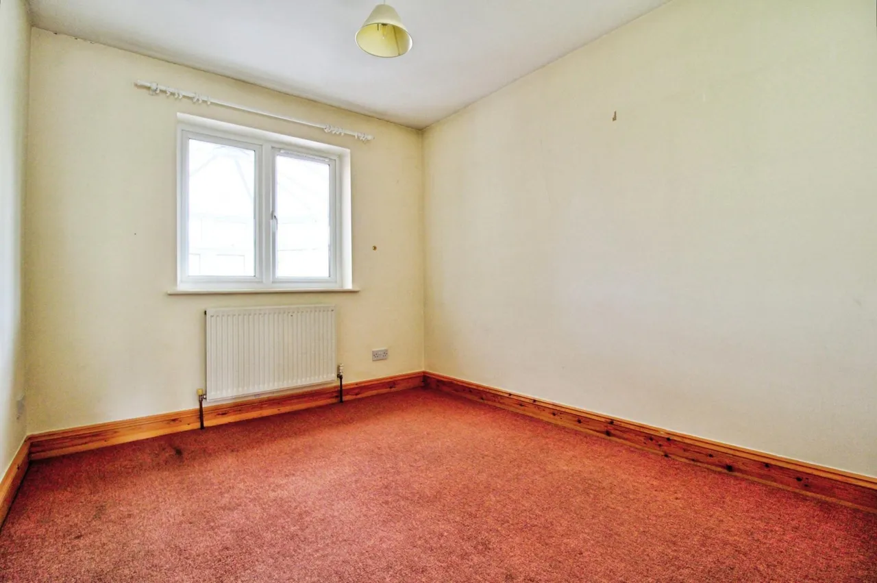 The Crescent, Upminster, RM14, photo 5