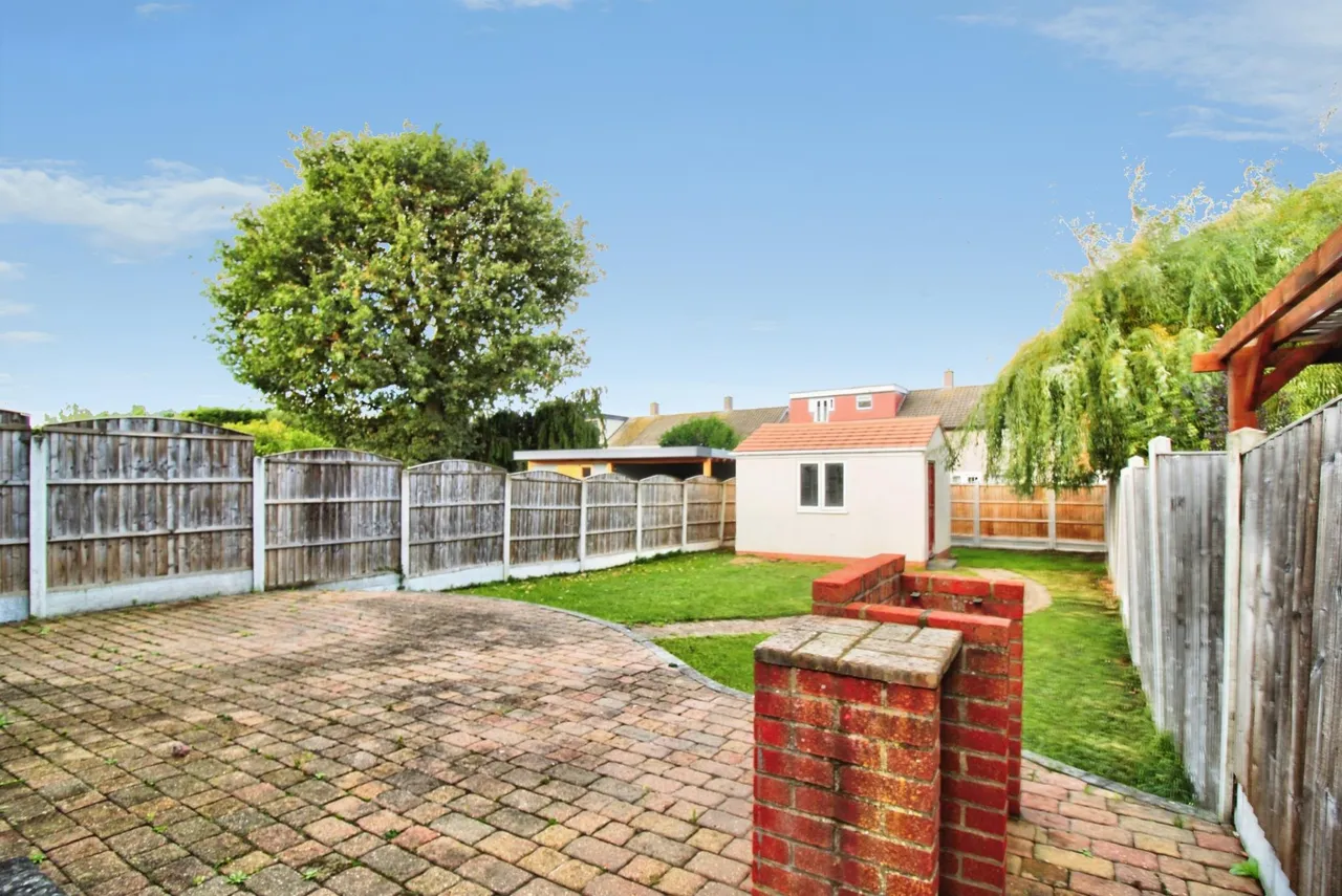 The Crescent, Upminster, RM14, photo 4