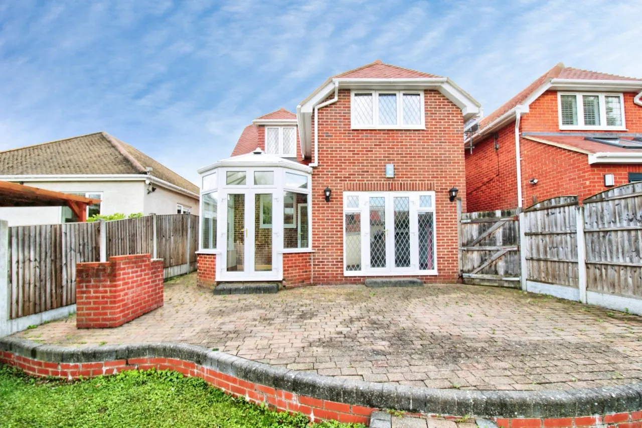 The Crescent, Upminster, RM14, photo 21