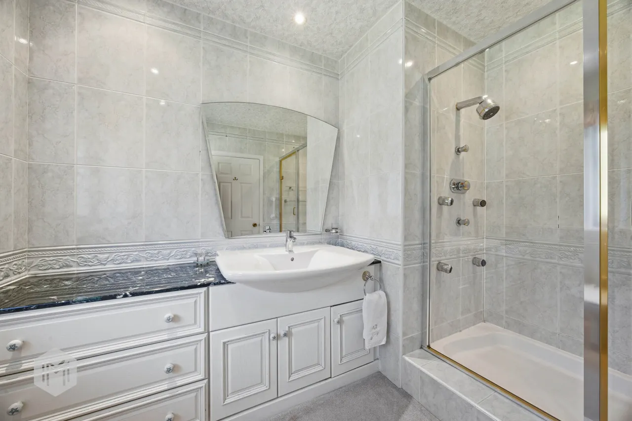 Northwold Drive, Bolton, BL1 5BH, photo 25
