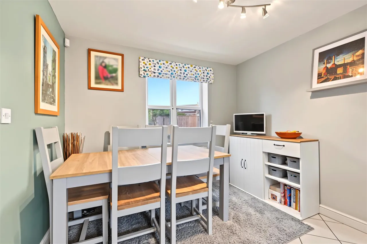 Bartley Gardens, Calverton, NG14, photo 5