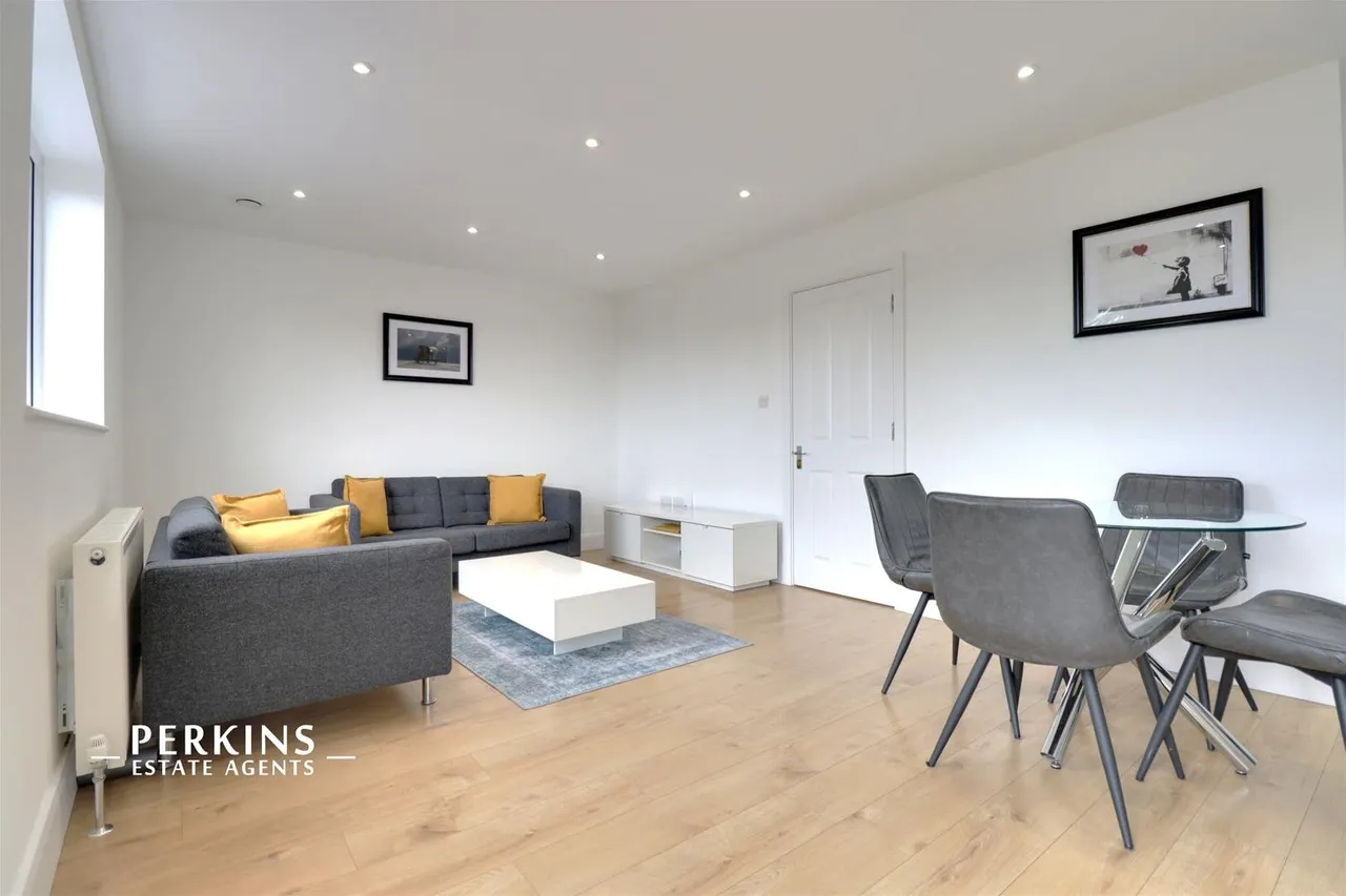 2 bed flat to rent, Crawford Avenue, Wembley, HA0