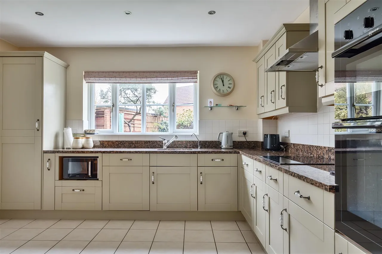 Fruitfields Close, Devizes, SN10, photo 5