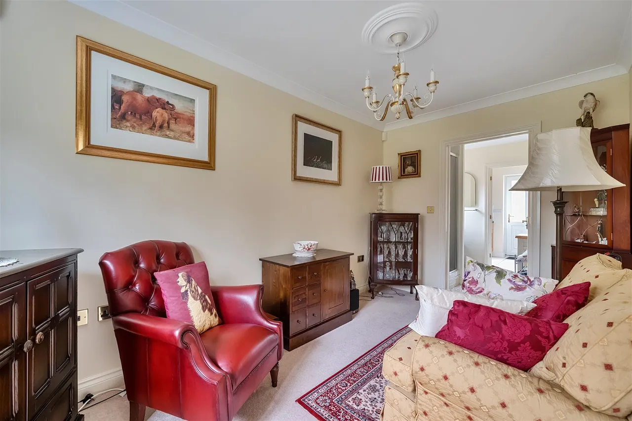 Fruitfields Close, Devizes, SN10, photo 13